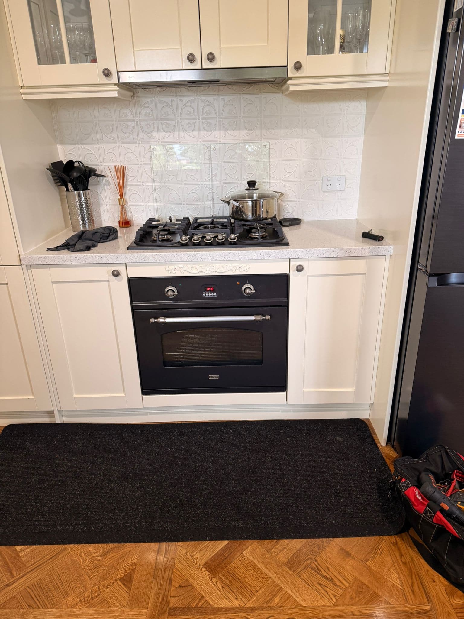 Freestanding gas oven service call