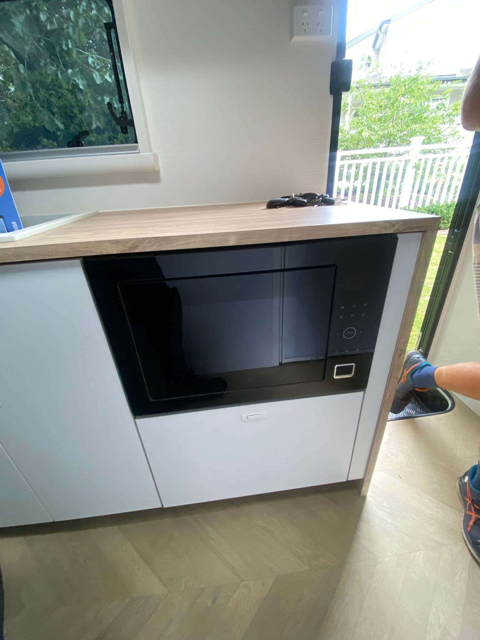 Built-in microwave oven service